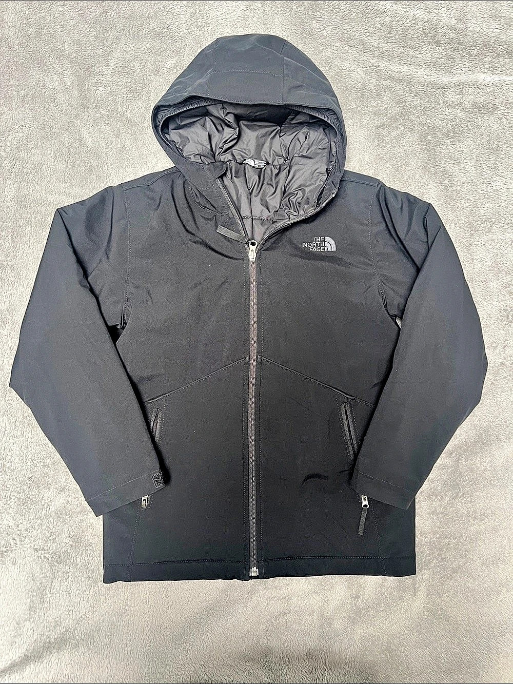 The North Face Boys Windwall Softshell Hooded Jacket Black Medium